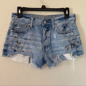 - AMERICAN EAGLE Size 4 High Waist Graffiti Distressed Shorts Denim Festival